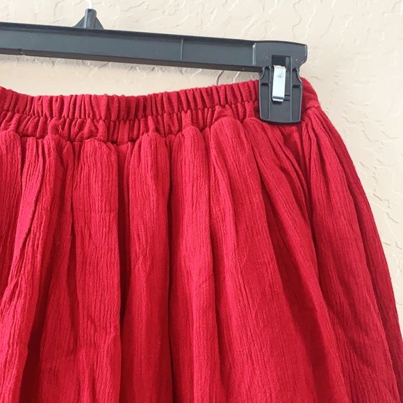 ’atiste Red Ruffle Shorts - Picture 7 of 10